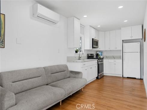 301 W 1st , La Habra, CA