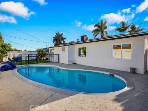 600  Maple  , La Habra, CA
