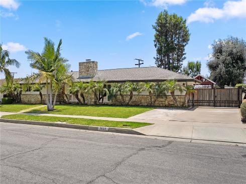 1020 La Serna , La Habra, CA
