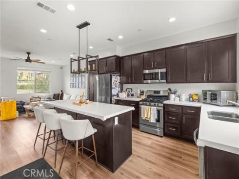 139 E Knox Dr , La Habra, CA