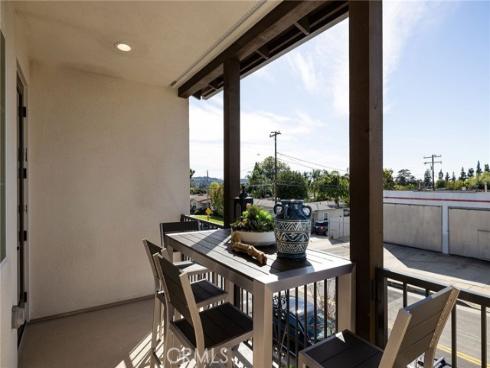 318 E William   Way, La Habra, CA
