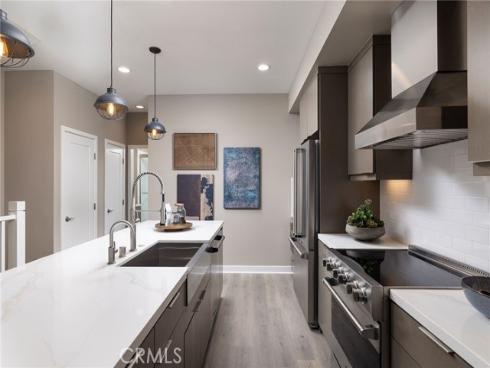326 E William   Way, La Habra, CA