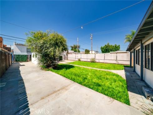 405 W 1st , La Habra, CA