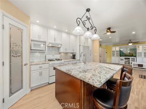 945 Glencliff