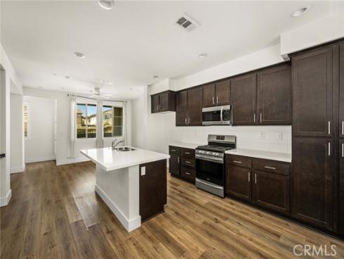 123 E Knox  , La Habra, CA