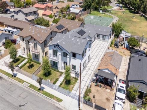 532 Mcfadden , La Habra, CA