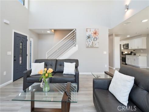 532 Mcfadden , La Habra, CA