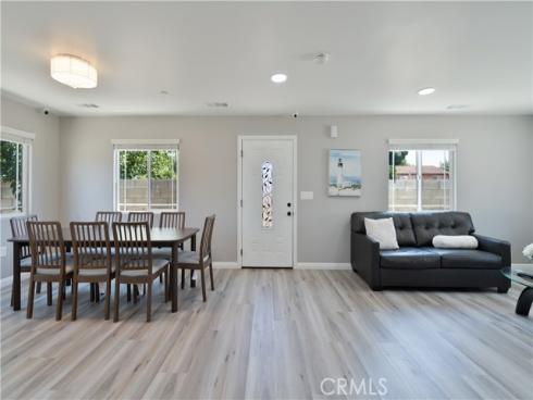 532 Mcfadden , La Habra, CA