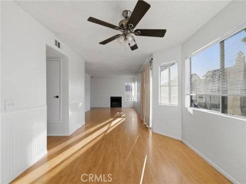 527 S Walnut  3 , La Habra, CA