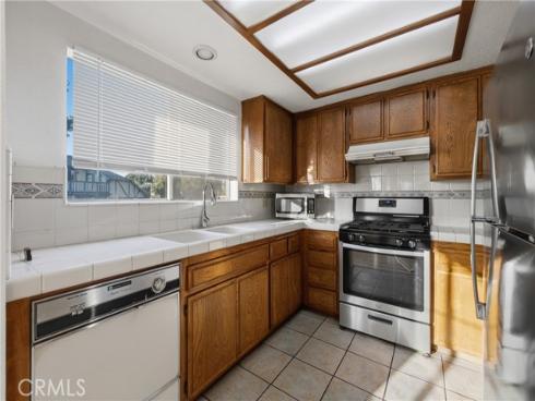 527 S Walnut  3 , La Habra, CA