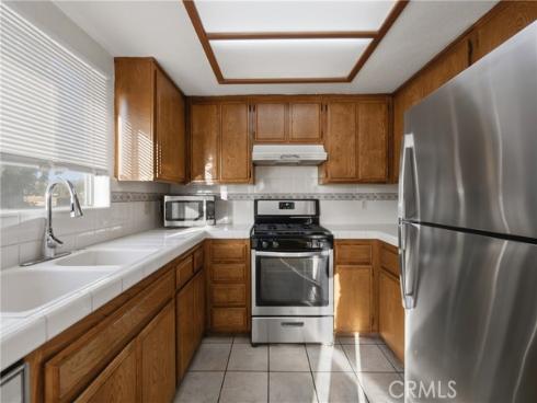 527 S Walnut  3 , La Habra, CA