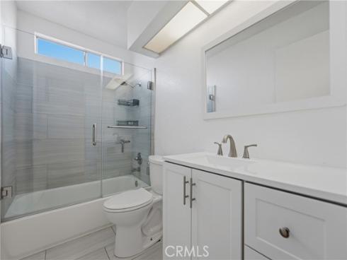 527 S Walnut  3 , La Habra, CA