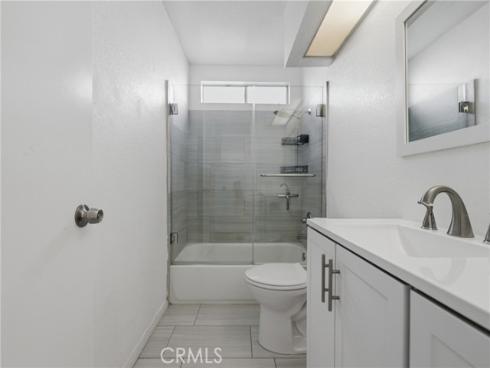 527 S Walnut  3 , La Habra, CA