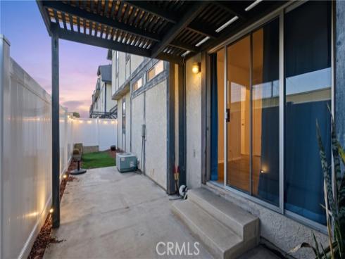 527 S Walnut  3 , La Habra, CA