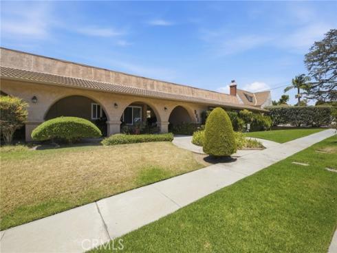 901 N Citrus  16 , La Habra, CA