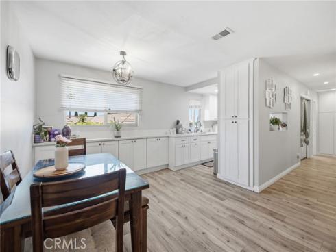 901 N Citrus  16 , La Habra, CA