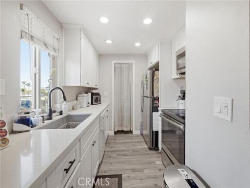 901 N Citrus  16 , La Habra, CA