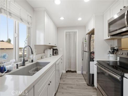 901 N Citrus  16 , La Habra, CA