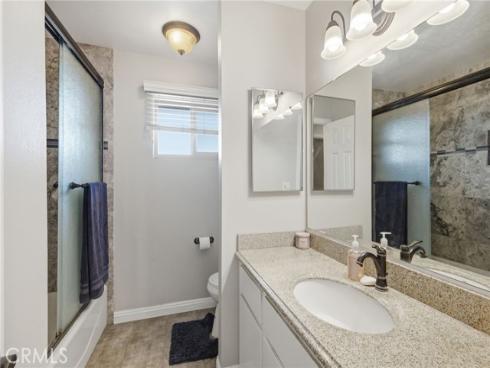 901 N Citrus  16 , La Habra, CA