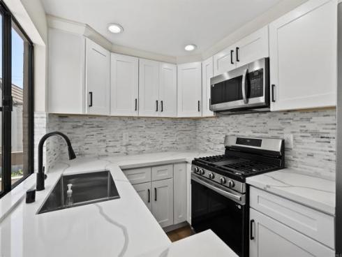 4841 Embassy 27 Circle, La Palma, CA