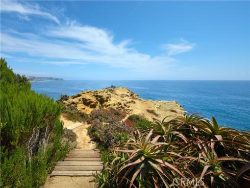 111 S La Senda Drive, Laguna Beach, CA