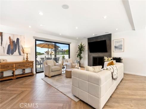 2870  Zell   Drive, Laguna Beach, CA