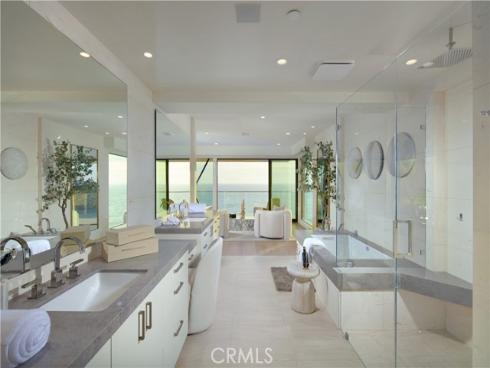 33 Bay Drive, Laguna Beach, CA