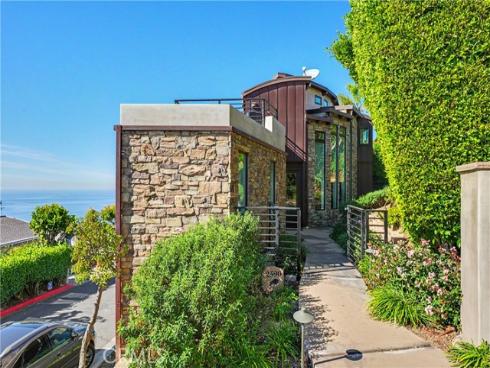 2590  Iris  , Laguna Beach, CA
