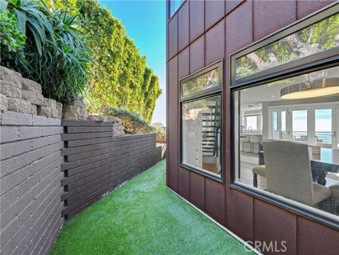 2590  Iris  , Laguna Beach, CA