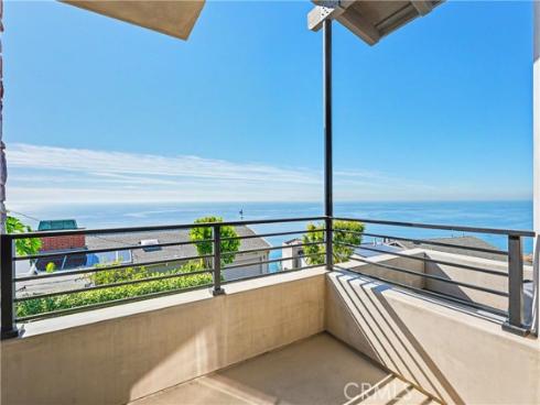 2590  Iris  , Laguna Beach, CA