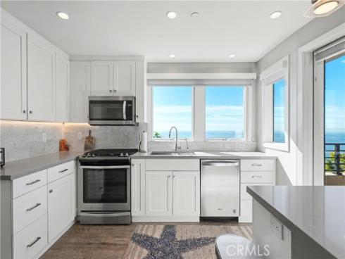 2590  Iris  , Laguna Beach, CA