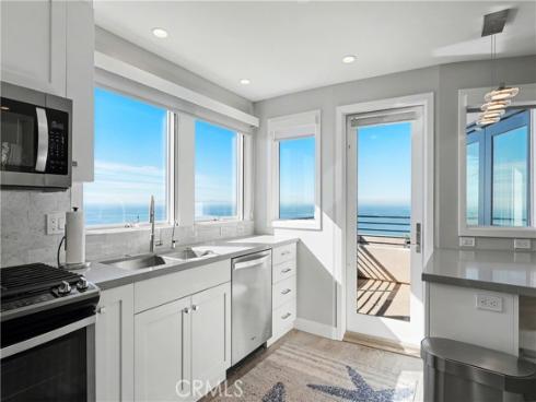 2590  Iris  , Laguna Beach, CA