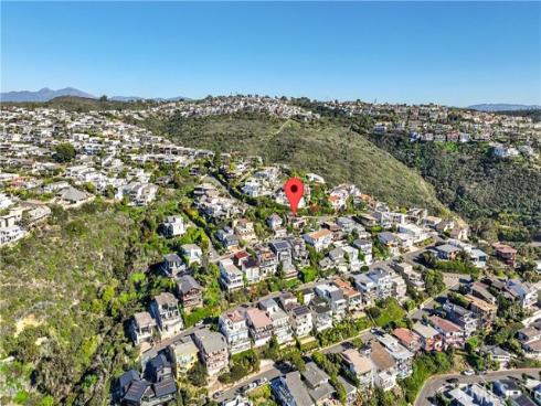 2590  Iris  , Laguna Beach, CA