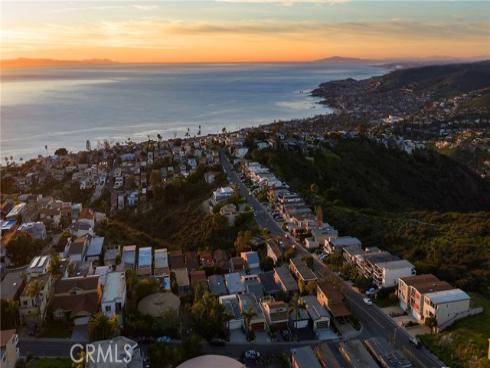 1077  Tia Juana  , Laguna Beach, CA