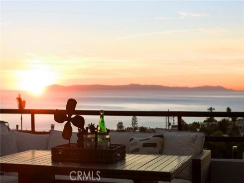 1077  Tia Juana  , Laguna Beach, CA