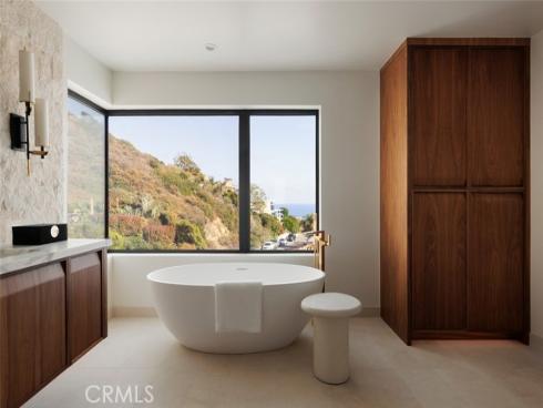 1105  Skyline   Drive, Laguna Beach, CA