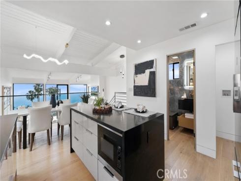 1095  Miramar  , Laguna Beach, CA