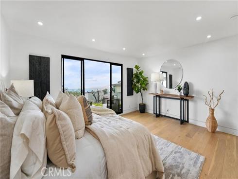 1095  Miramar  , Laguna Beach, CA