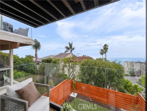 1095  Miramar  , Laguna Beach, CA