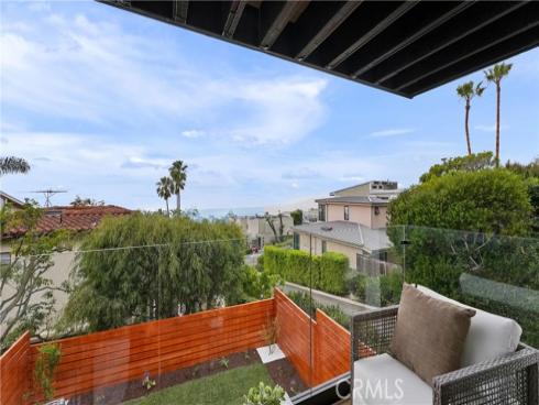 1095  Miramar  , Laguna Beach, CA