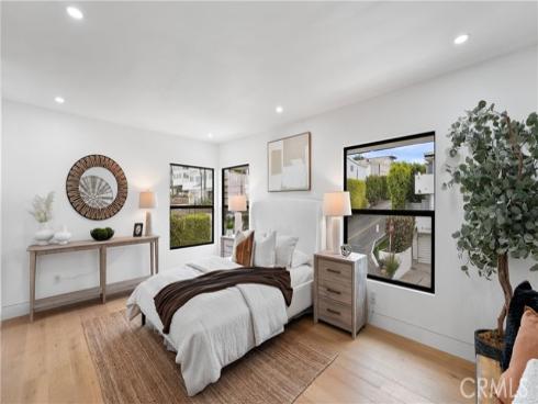 1095  Miramar  , Laguna Beach, CA