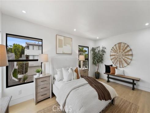 1095  Miramar  , Laguna Beach, CA