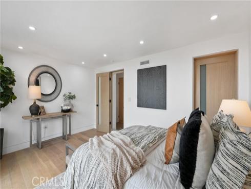 1095  Miramar  , Laguna Beach, CA