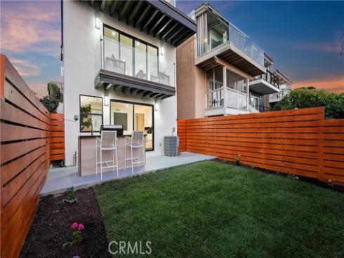 1095  Miramar  , Laguna Beach, CA
