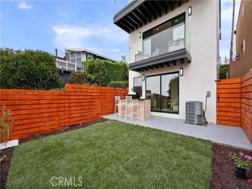 1095  Miramar  , Laguna Beach, CA