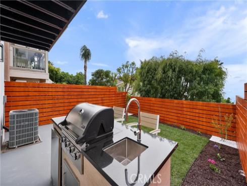 1095  Miramar  , Laguna Beach, CA