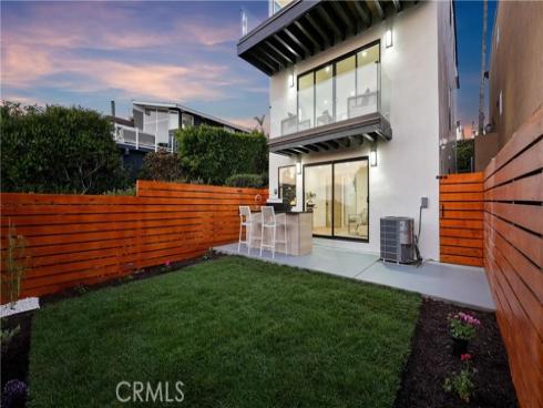 1095  Miramar  , Laguna Beach, CA