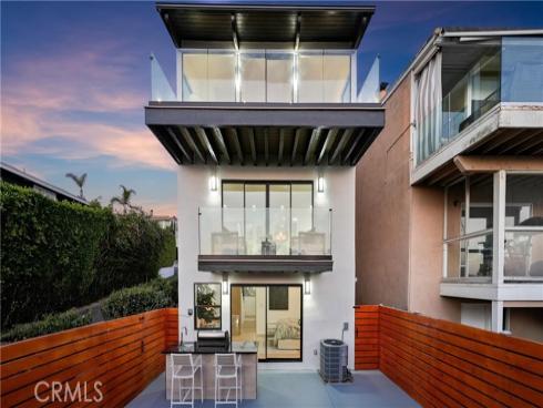 1095  Miramar  , Laguna Beach, CA