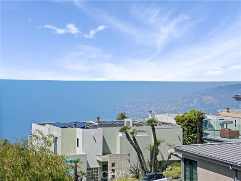 1095  Miramar  , Laguna Beach, CA