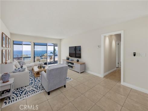 240  Moss  8  Street, Laguna Beach, CA